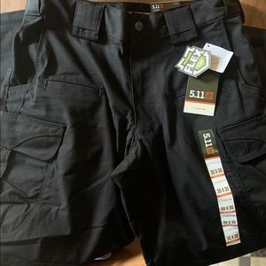5-11 Men’s black Stryke pants 30x30 NWT